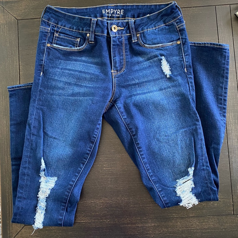 DISTRESSED SKINNY JEAN